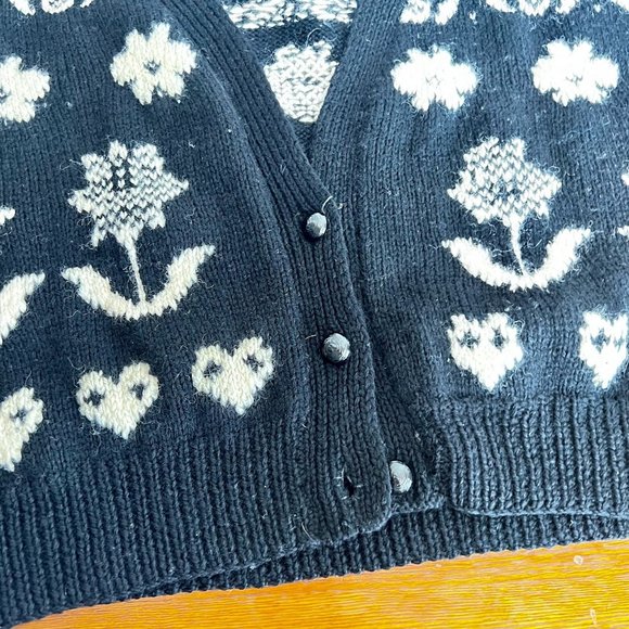 Vintage 100% Wool Hand Knit Cardigan Hearts/Flowers Bordado - L - Picture 4 of 6